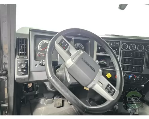 MACK Anthem Cab