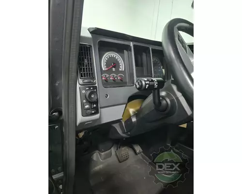 MACK Anthem Cab