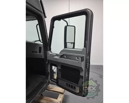 MACK Anthem Cab