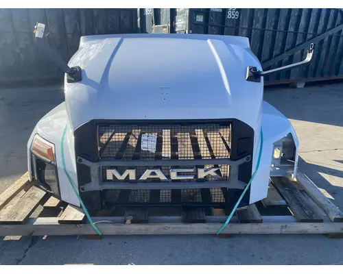 MACK Anthem Hood