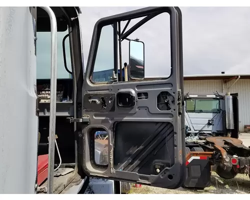 MACK CH 1989-2003 DOOR ASSEMBLY, FRONT