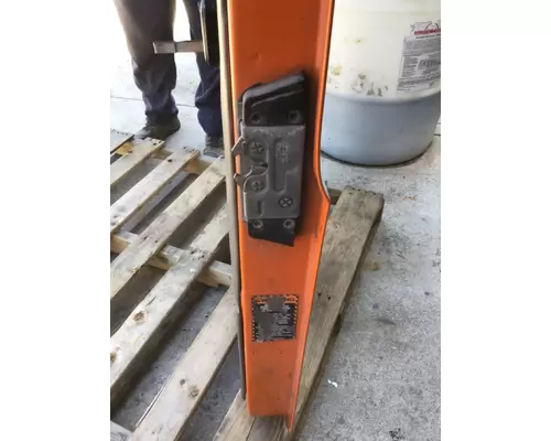 MACK CH 1989-2003 DOOR ASSEMBLY, FRONT