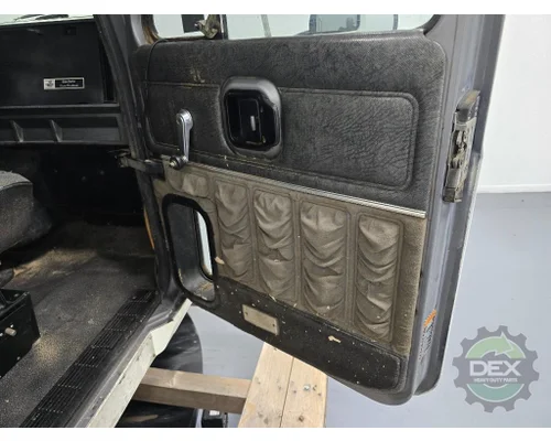 MACK CH 613 Cab