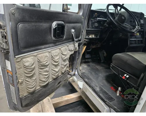 MACK CH 613 Cab