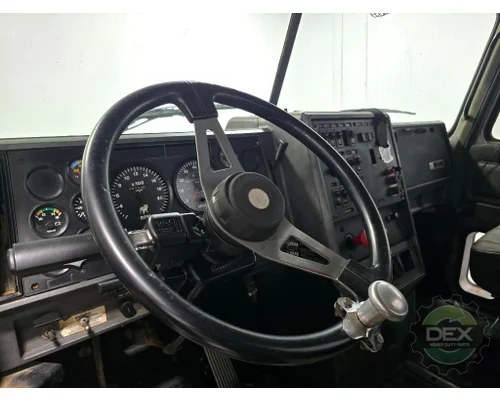 MACK CH 613 Cab