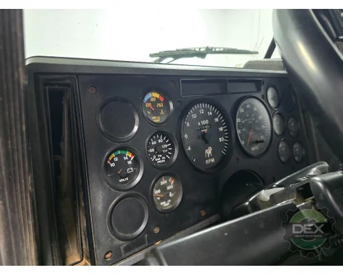 MACK CH 613 Cab