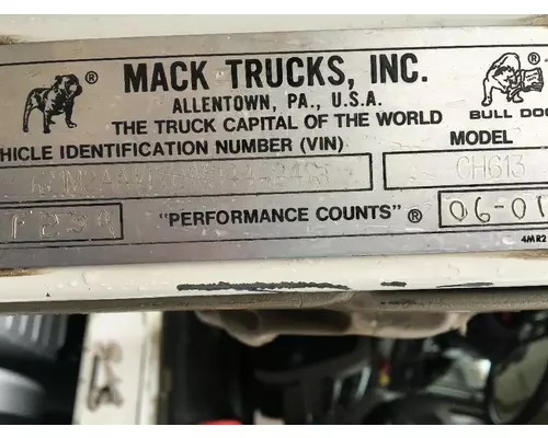 MACK CH 613 Complete Vehicle