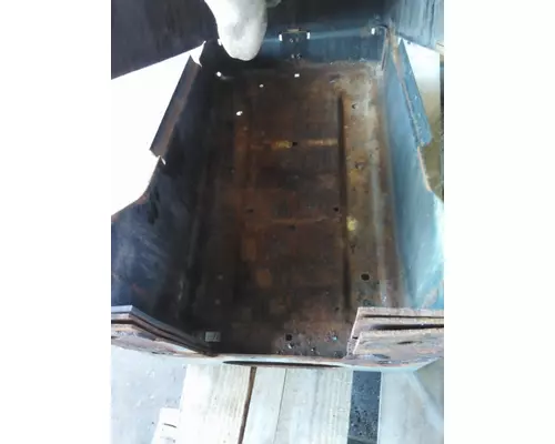 MACK CH612 BATTERY BOX