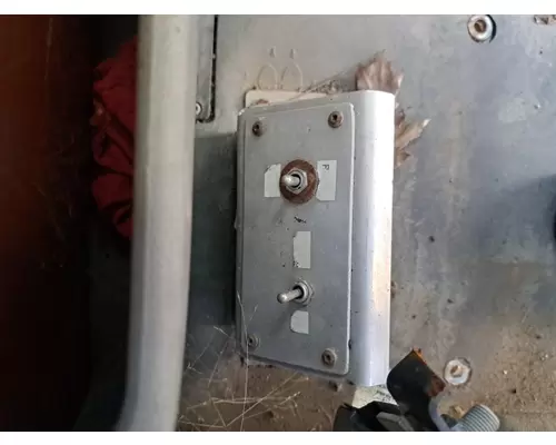 MACK CH612 Cab Mount