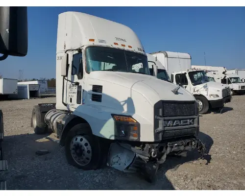 MACK CH612 Complete Vehicle