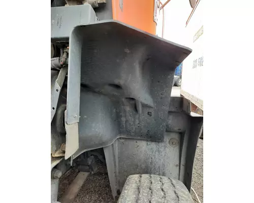 MACK CH612 FENDER, SPLASH SHIELDGUARD