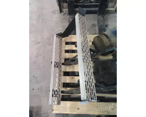 MACK CH612 FRAME STEP