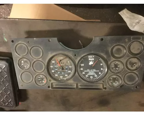 MACK CH612 GAUGE CLUSTER