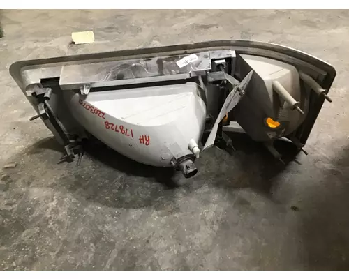 MACK CH612 HEADLAMP ASSEMBLY