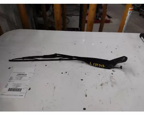 MACK CH612 WINDSHIELD WIPER ARM
