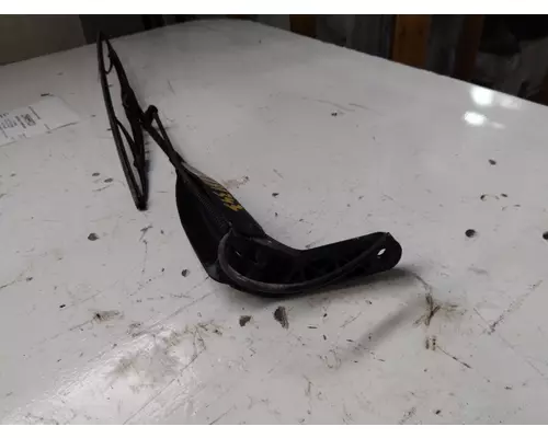 MACK CH612 WINDSHIELD WIPER ARM