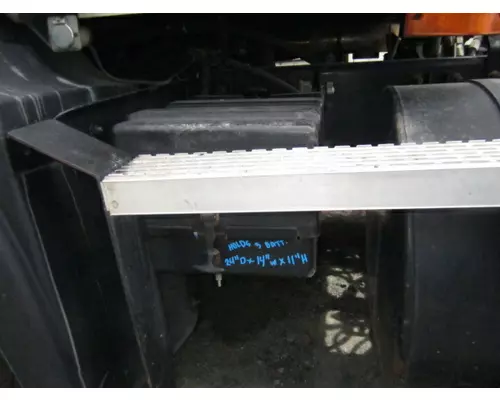 MACK CH613 BATTERY BOX
