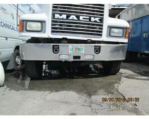 MACK CH613 BUMPER ASSEMBLY, FRONT