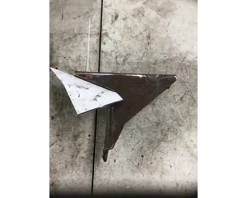 MACK CH613 BUMPER BRACKET