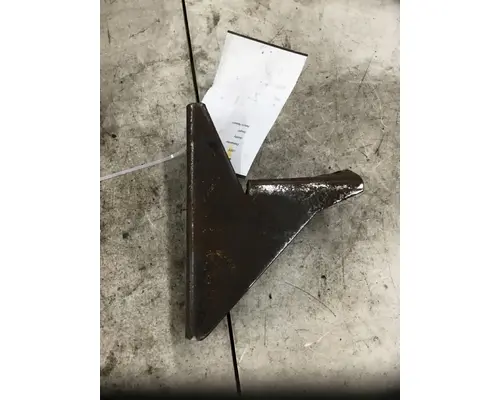 MACK CH613 BUMPER BRACKET