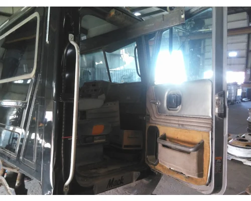 MACK CH613 CAB