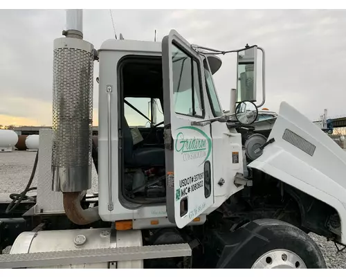 MACK CH613 Cab Assembly