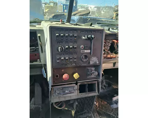 MACK CH613 Cab or Cab Mount