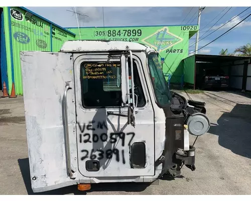 MACK CH613 Cab