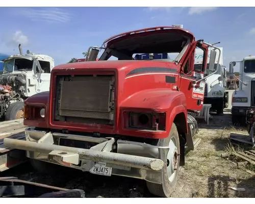 MACK CH613 Cab