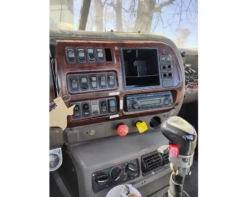 MACK CH613 Cab