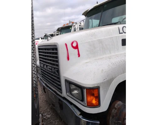 MACK CH613 Cab
