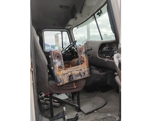 MACK CH613 Cab