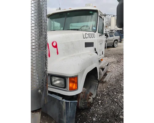 MACK CH613 Cab