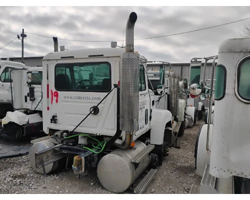 MACK CH613 Cab