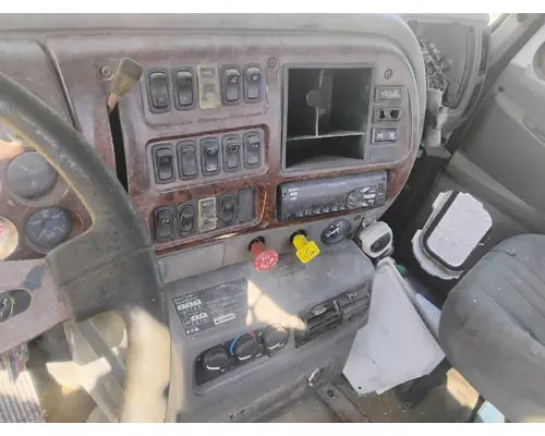 MACK CH613 Cab