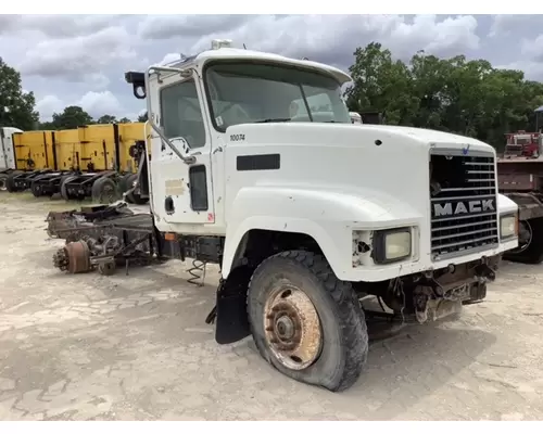 MACK CH613 Complete Vehicle