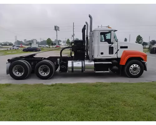 MACK CH613 Complete Vehicle