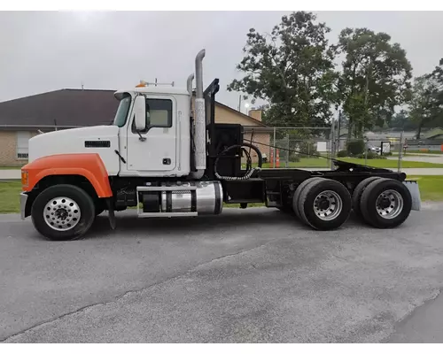 MACK CH613 Complete Vehicle