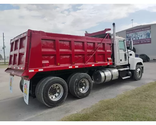 MACK CH613 Complete Vehicle