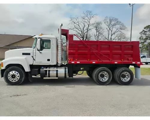 MACK CH613 Complete Vehicle