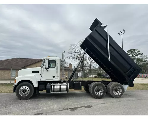 MACK CH613 Complete Vehicle