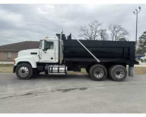 MACK CH613 Complete Vehicle