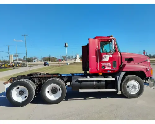 MACK CH613 Complete Vehicle