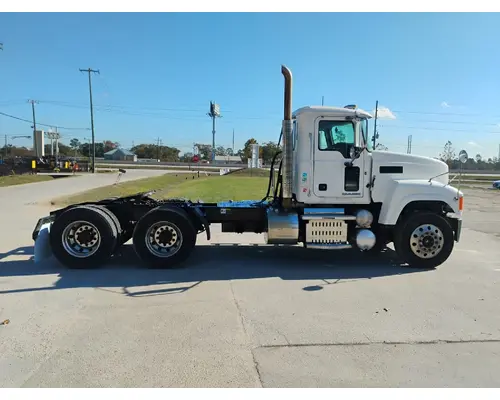 MACK CH613 Complete Vehicle