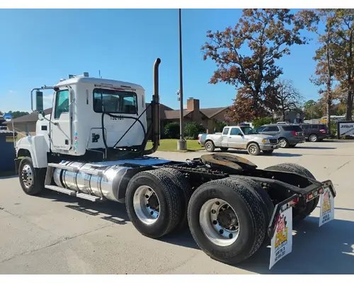 MACK CH613 Complete Vehicle