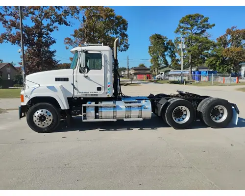MACK CH613 Complete Vehicle
