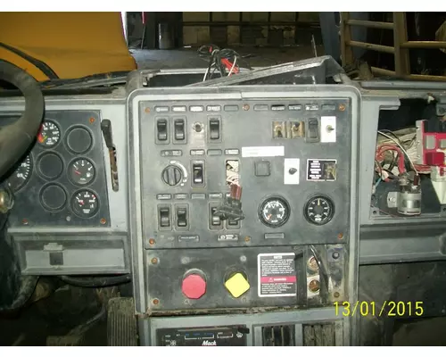 MACK CH613 DASH PANEL