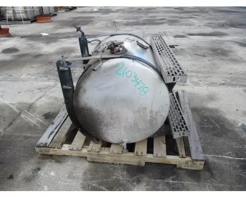 MACK CH613 FUEL TANK