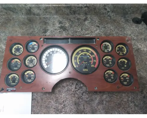 MACK CH613 GAUGE CLUSTER