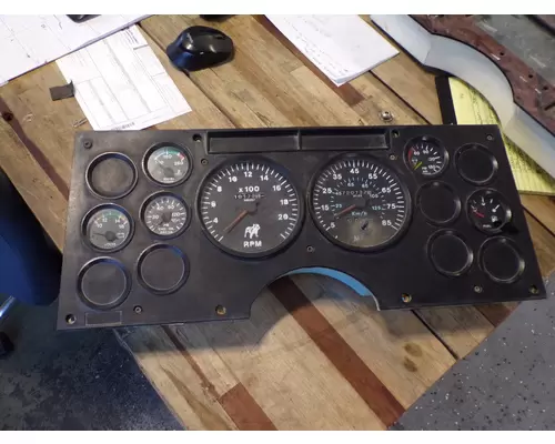 MACK CH613 Instrument Cluster